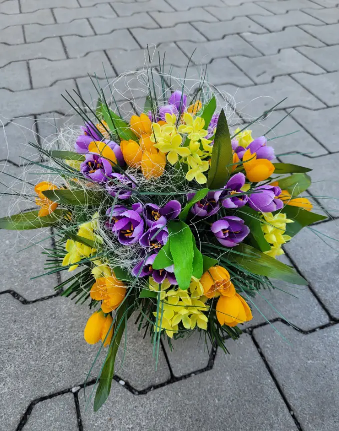 IKEBANA -4593 JARNA S KROKUSMI